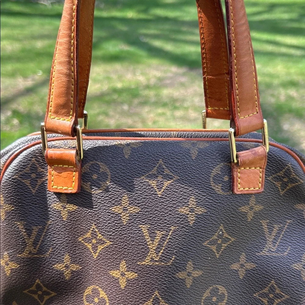‼️1 HR SALE‼️ ✨Louis Vuitton Monogram Excentri-Cite Handbag✨